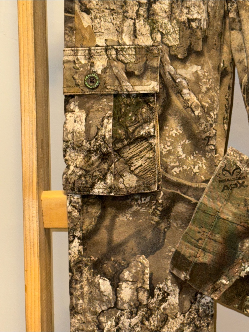 Realtree APX Realtree Camo Cargo Pants in Brown and Green - Picture 8 of 16